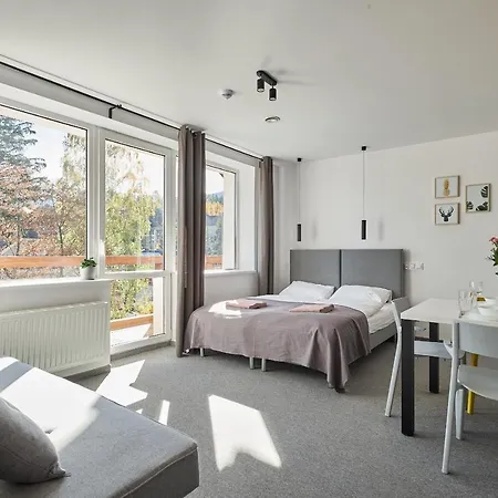 Alpina - 5 Minut Do Szlakow I Wyciagow