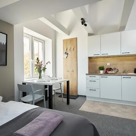 Alpina - 5 Minut Do Szlakow I Wyciagow