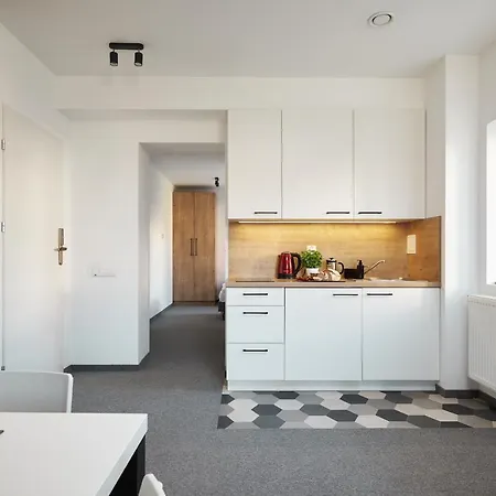 Alpina - 5 Minut Do Szlakow I Wyciagow