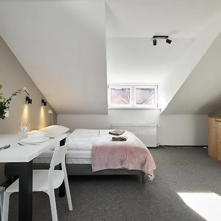 Alpina - 5 Minut Do Szlakow I Wyciagow