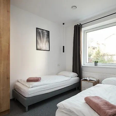 Alpina - 5 Minut Do Szlakow I Wyciagow