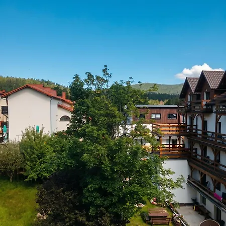 Alpina - 5 Minut Do Szlakow I Wyciagow