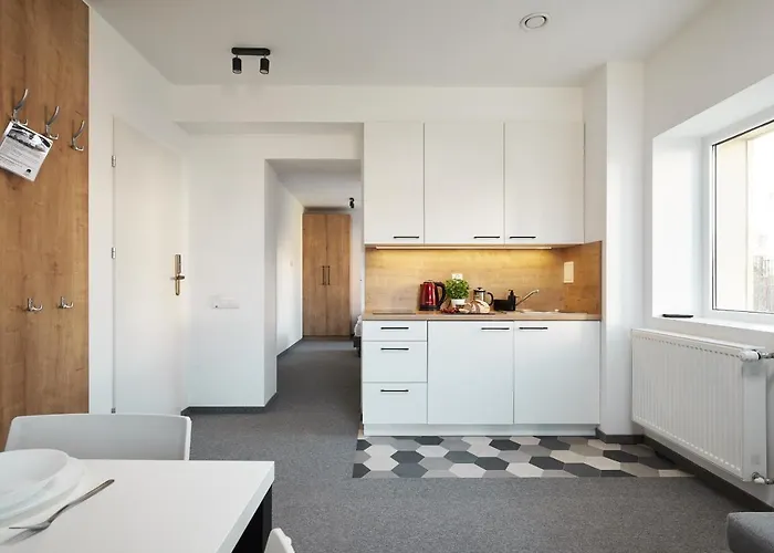 Alpina - 5 Minut Do Szlakow I Wyciagow